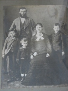 David Dorward Raitt 
& family