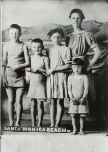 Lillian Raitt & children
